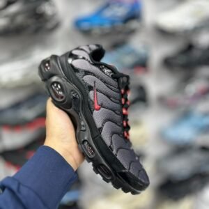 Nike Air Max Plus Preto E Vermelho