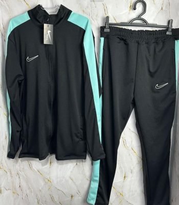 Agasalho-Nike-Academy-Angelical-Preto.jpg