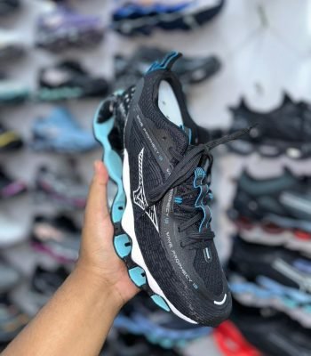 Mizuno-Wave-Prophecy-12-Preto-e-azul-N1-3.jpg