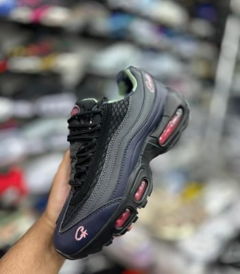 Nike-Air-Max-95-Corteiz-Cinza-e-rosa-N3-3.jpg