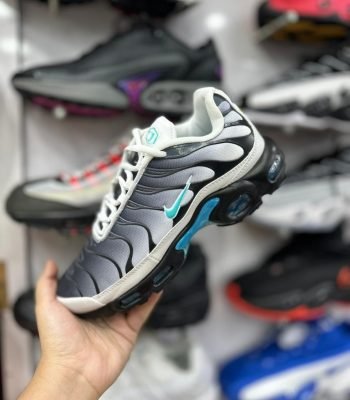 Nike-Air-Max-Plus-Cinza-preto-e-azul-N18-1.jpg