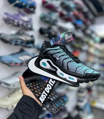 Nike-Air-Max-Plus-Preto-cinza-e-azul-N13-2-1.jpg