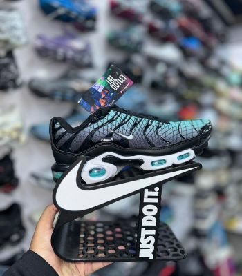 Nike-Air-Max-Plus-Preto-cinza-e-azul-N13.jpg