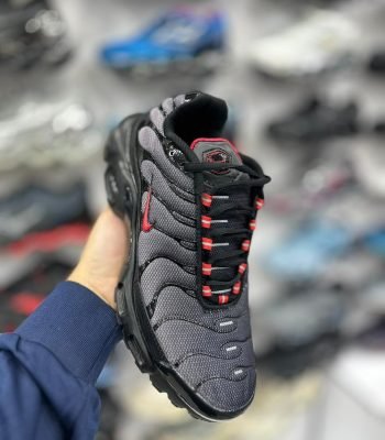 Nike-Air-Max-Plus-Preto-e-vermelho-N9-2-1.jpg