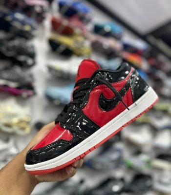 Tenis-Air-Jordan-1-Low-Preto-Brilhante-e-vermelho-N10.jpg